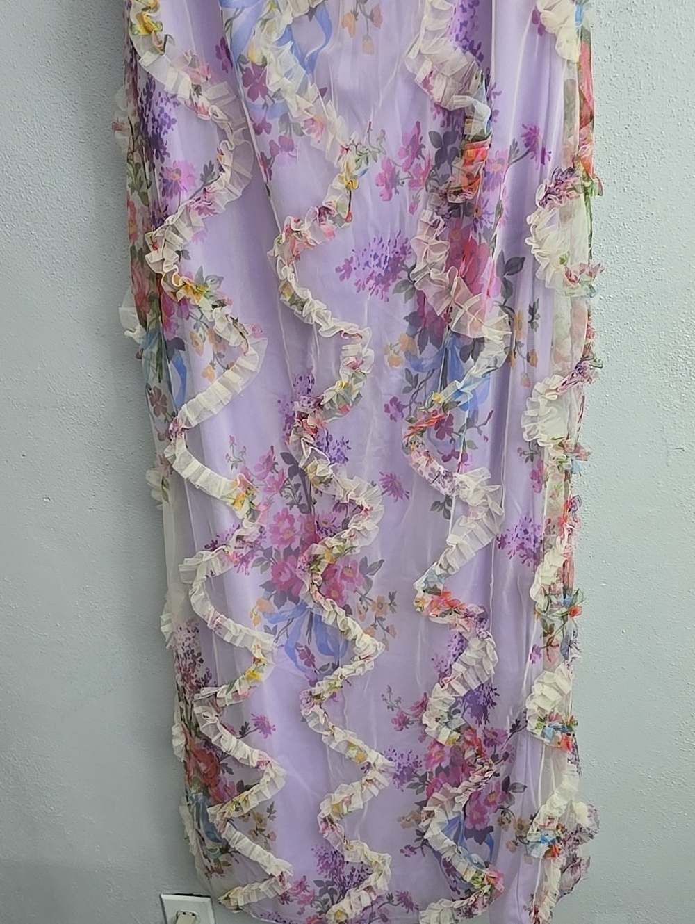 Elegant Romantic Ruffle Off Shoulder. - Picture 3 of 7